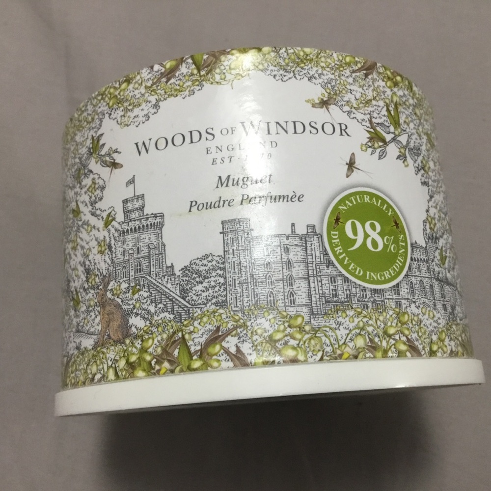 Woods Of Windsor Lily Of The Valley Muguet Bath Powder